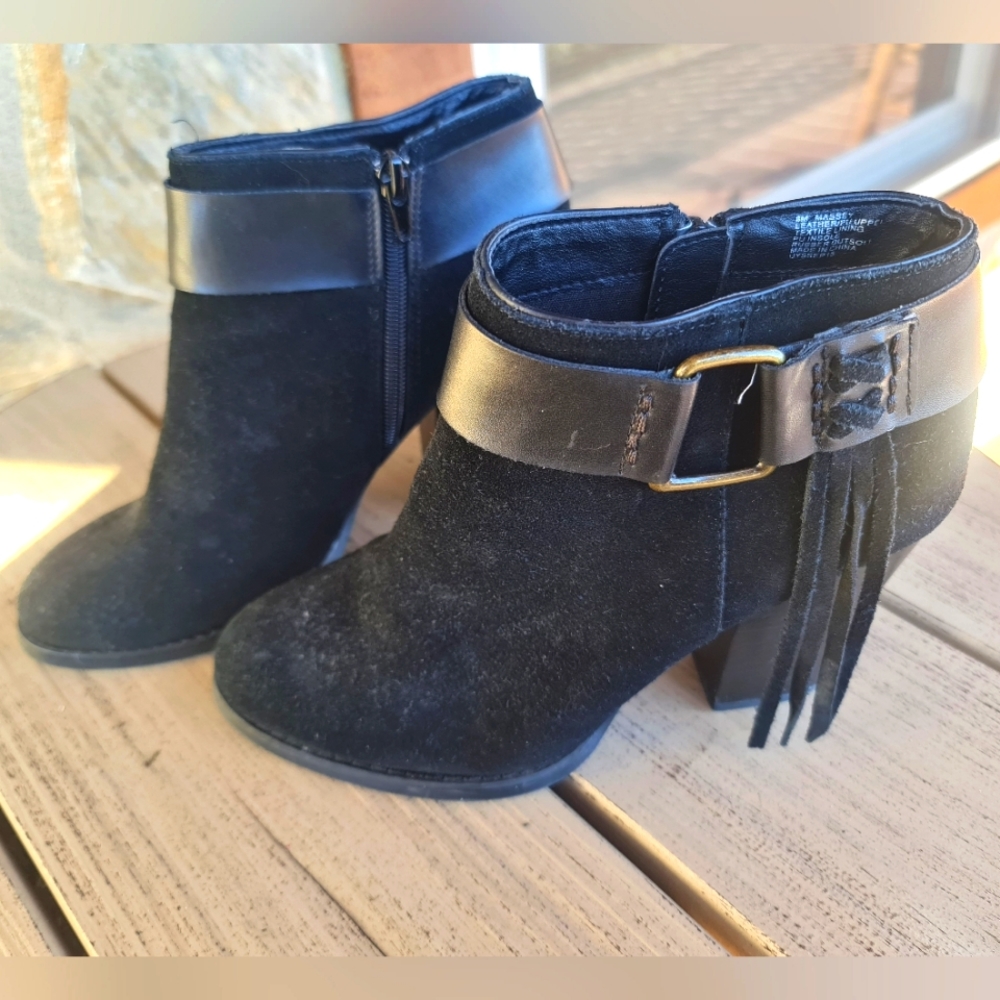 KENSIE NWOT Massey Suede Leather FRINGE Side Zip Almond Toe Stacked Heel 8M